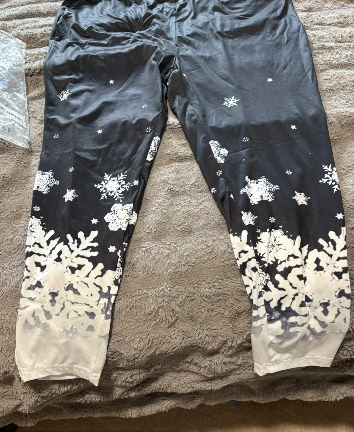 Snowflake Print Lounge Pants image indicator(2)