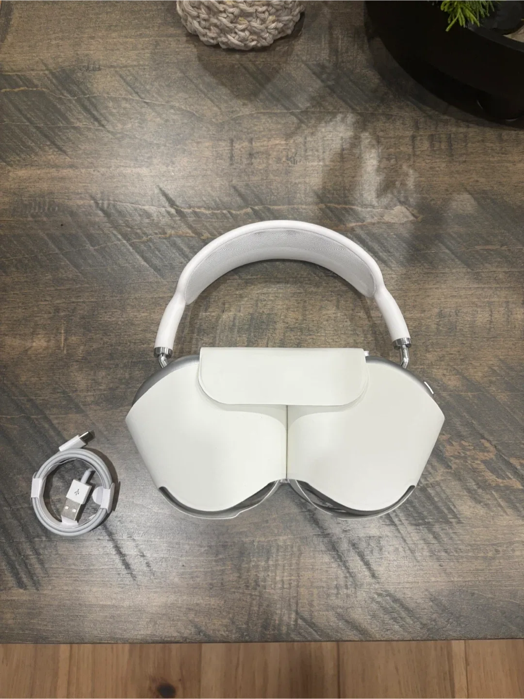 Apple AirPods Max image indicator(3)