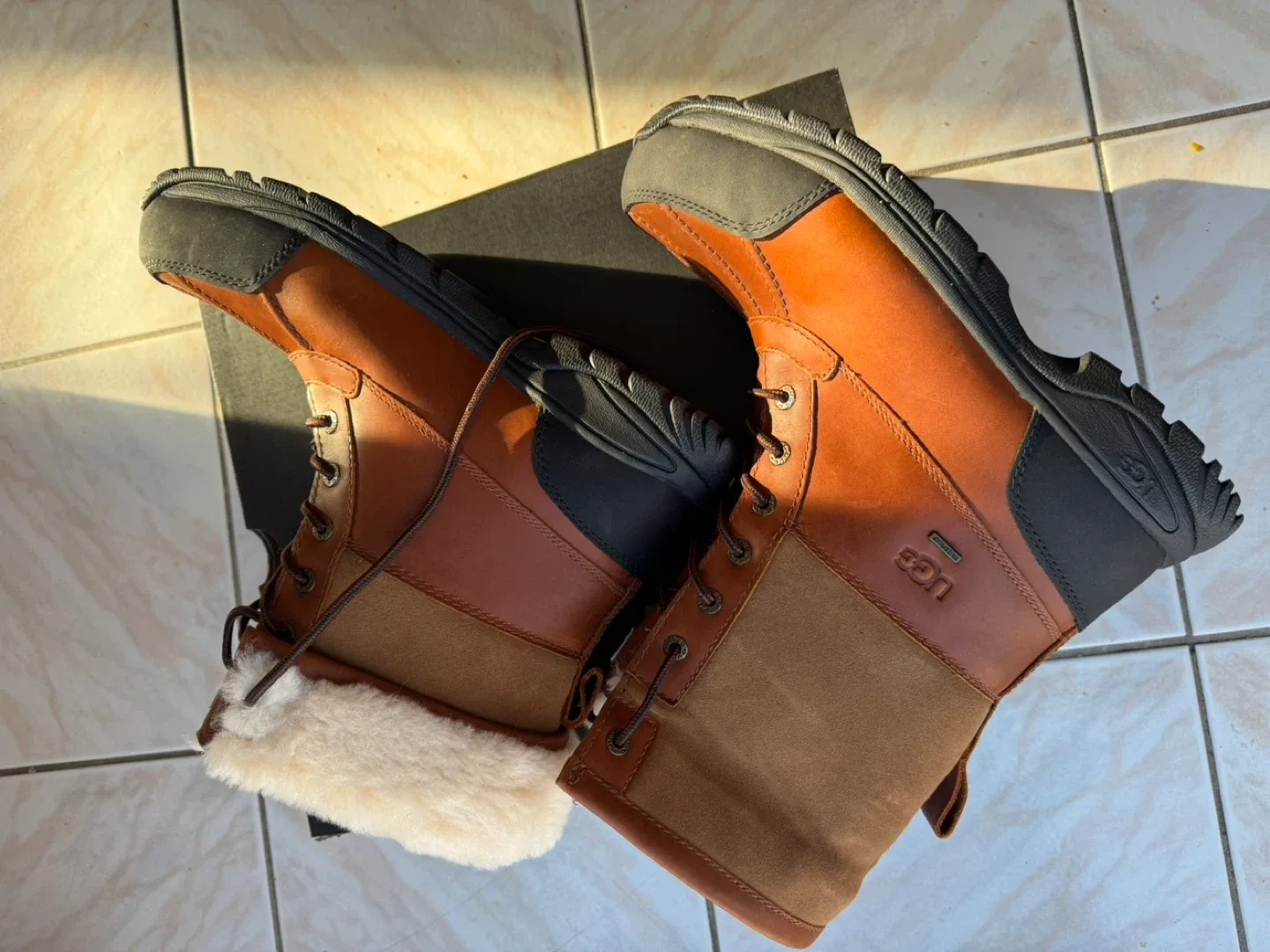 UGG Butte Brown Leather Boots image indicator(8)