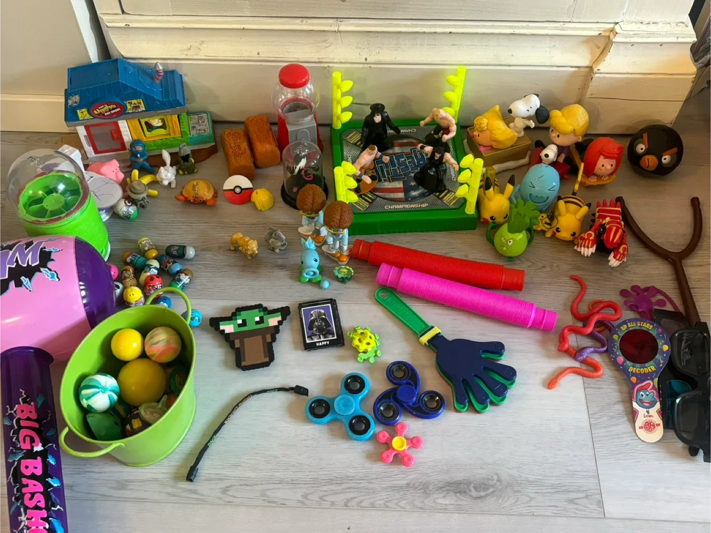 Mixed Toys Lot image indicator(2)