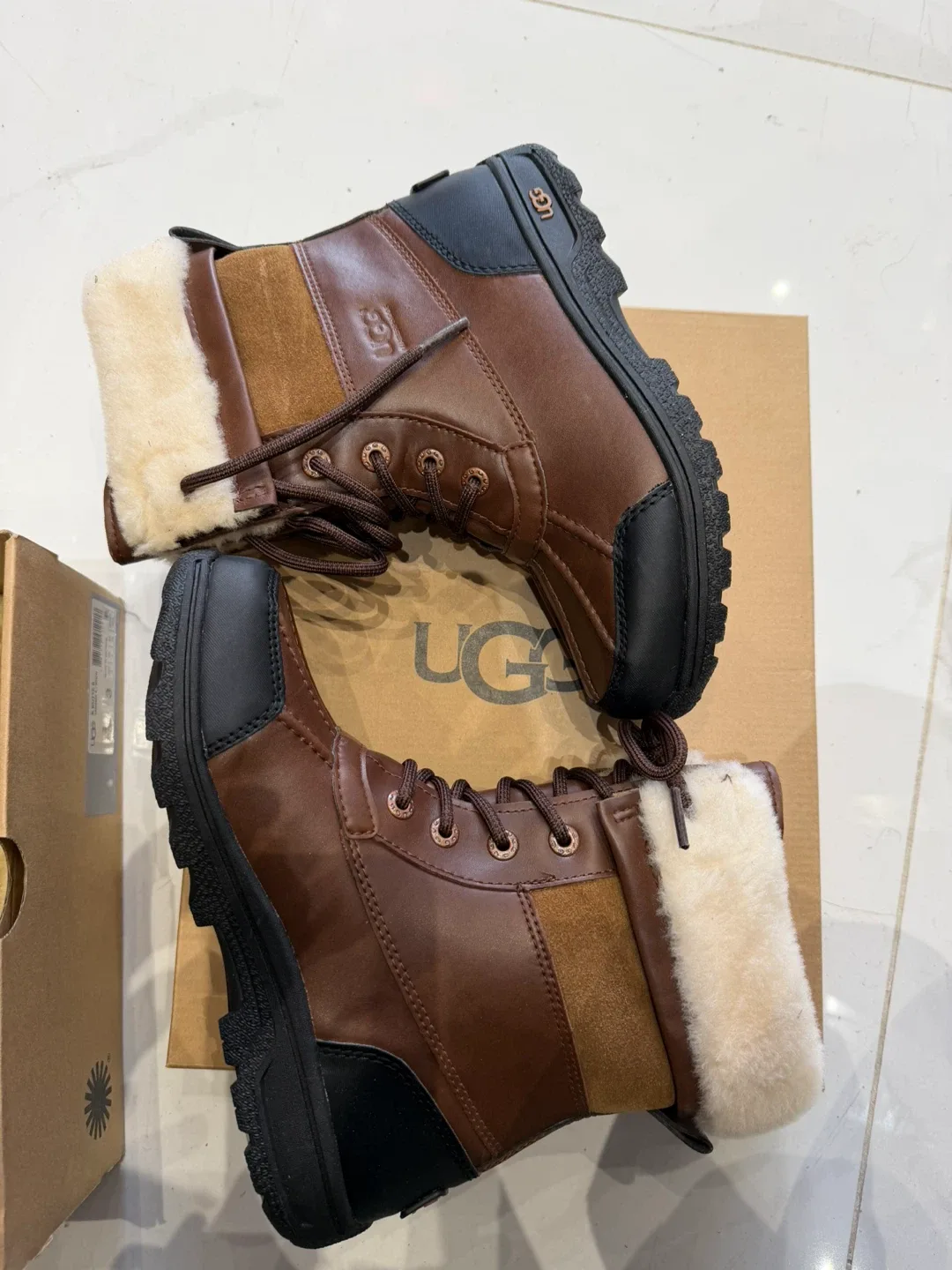 UGG K Butte II Boots - Brown, Size 3 (Kids)