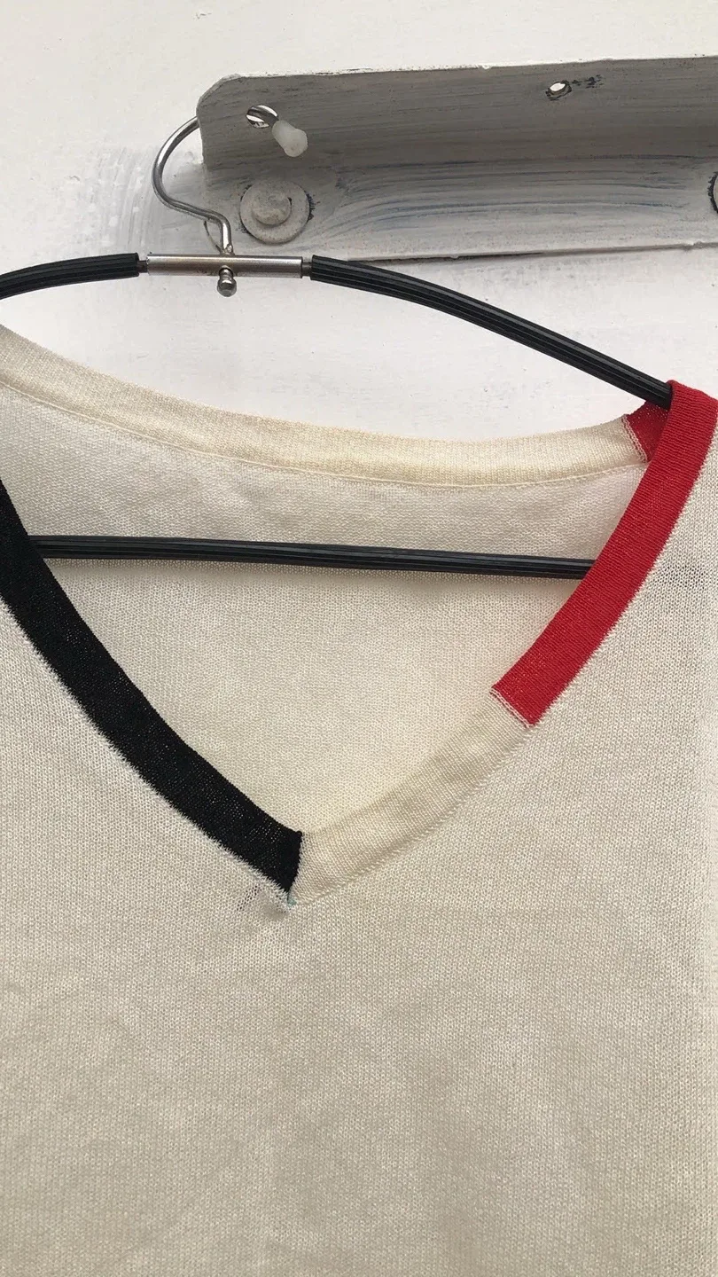 V-Neck Short Sleeve Top - Cream image indicator(2)