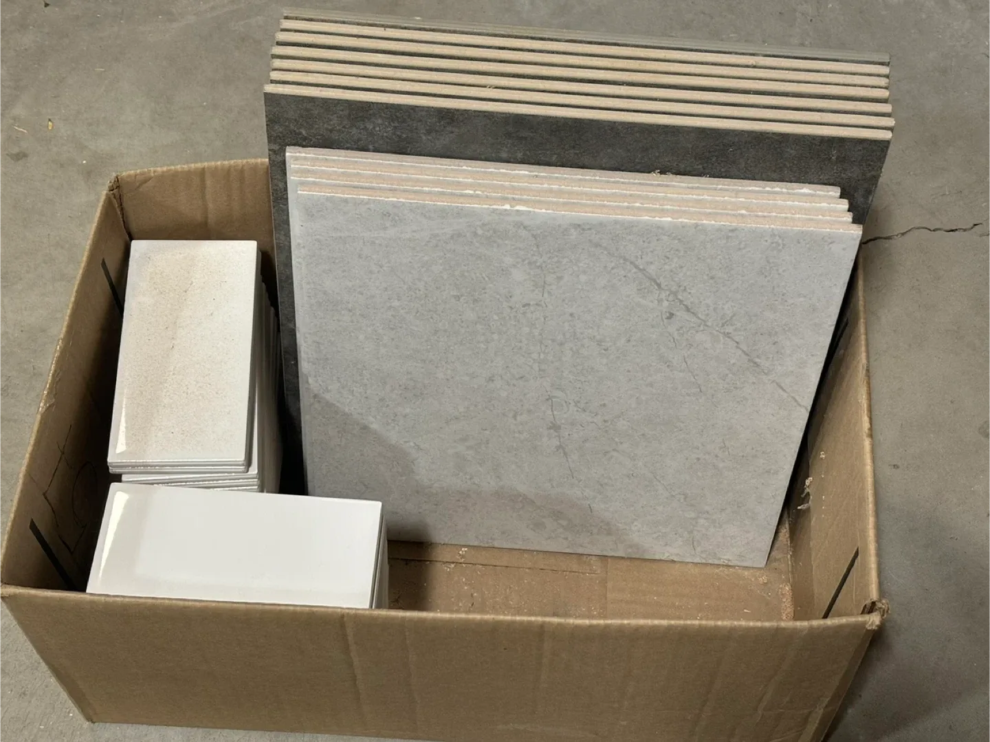 Mixed Lot of Grey & White Tiles