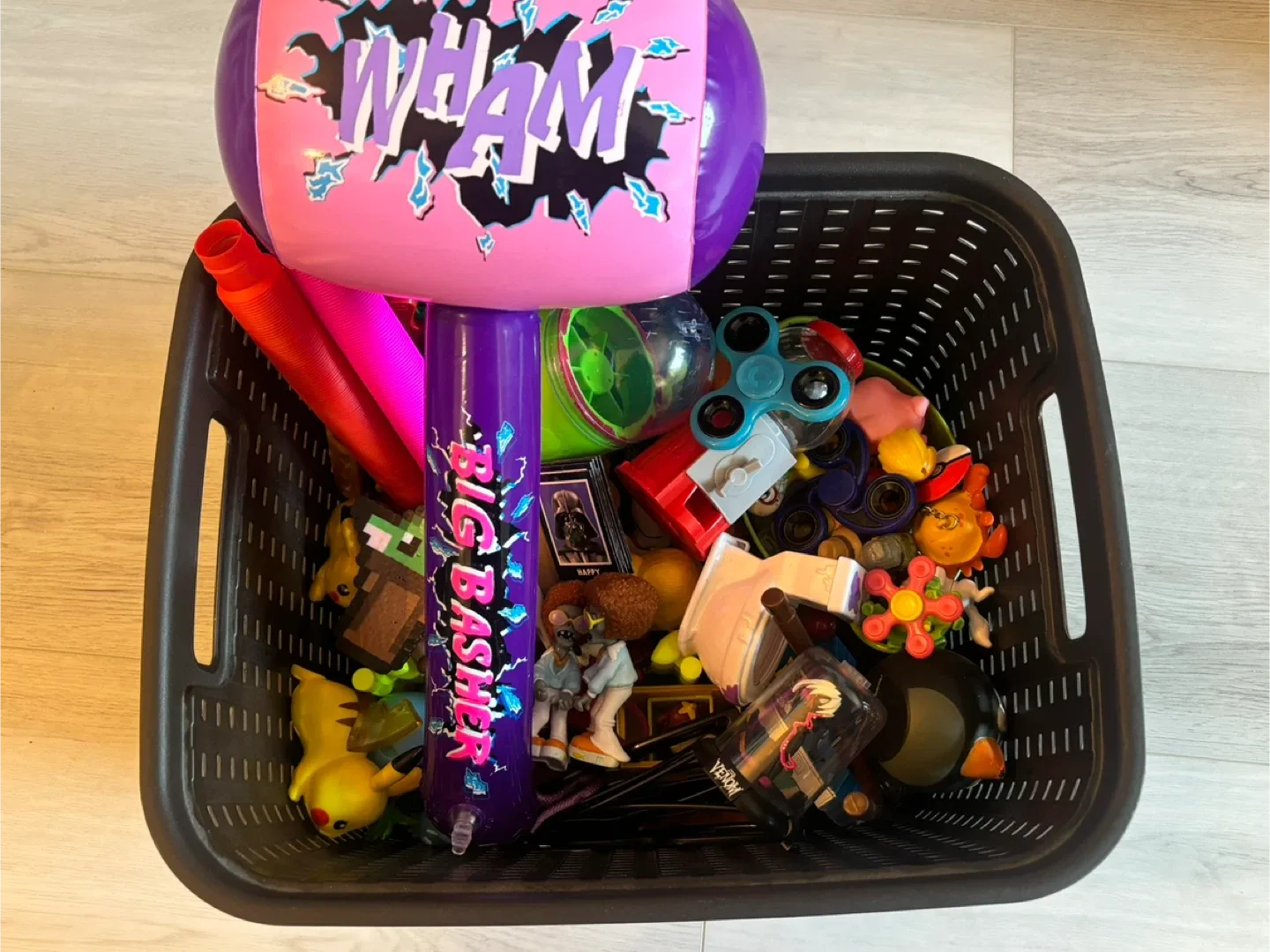 Mixed Toys Lot image indicator(2)