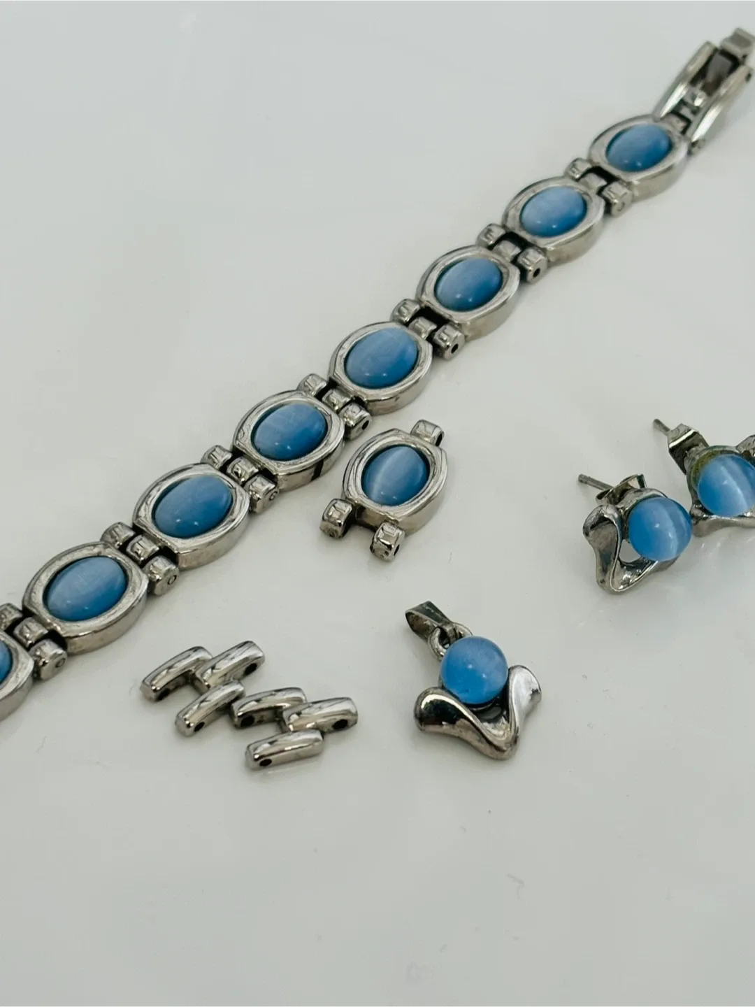 Assorted Jewellery Lot image indicator(5)