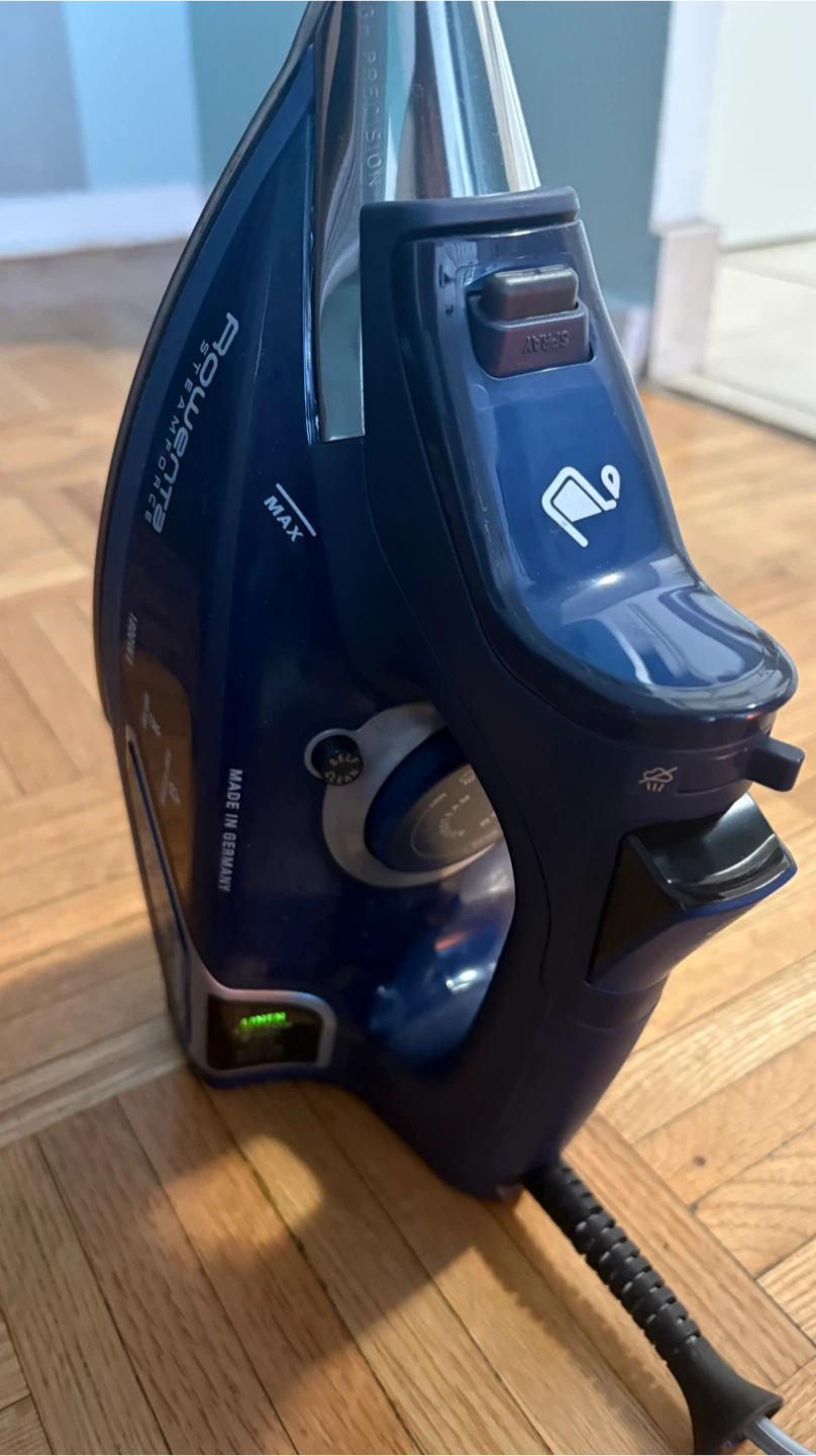 Rowenta Steamforce Iron - Like New! - photo 2