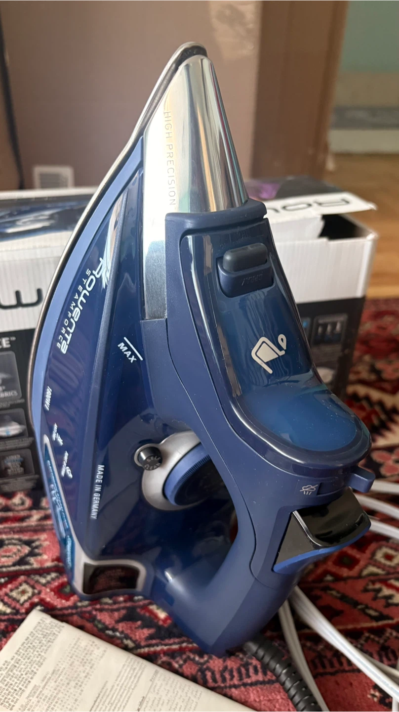 Rowenta Steamforce Iron - Like New! - photo 3