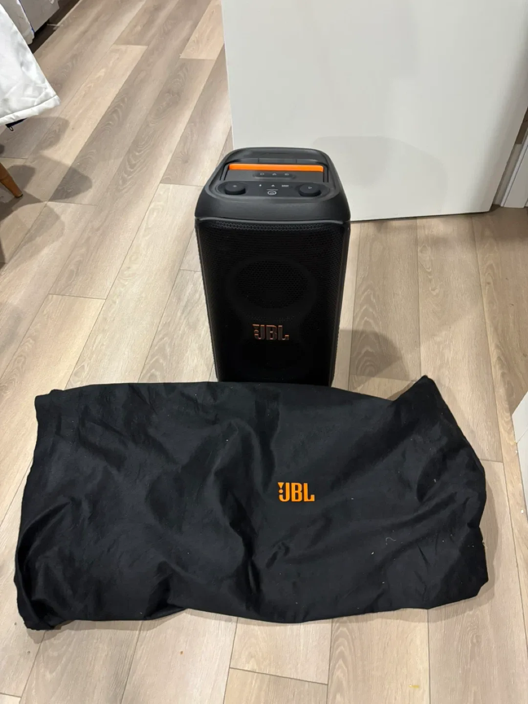 JBL Partybox Club 120 Speaker image indicator(7)