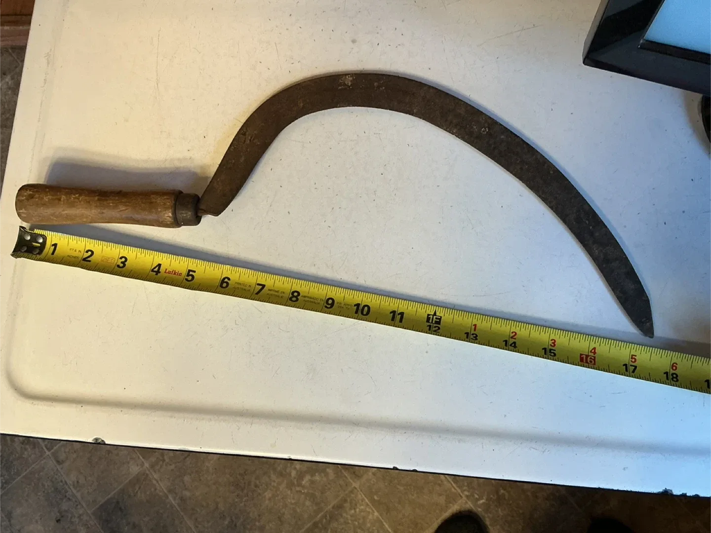 Antique Wood Handle Hay Grain Grass Cutting Sickle !