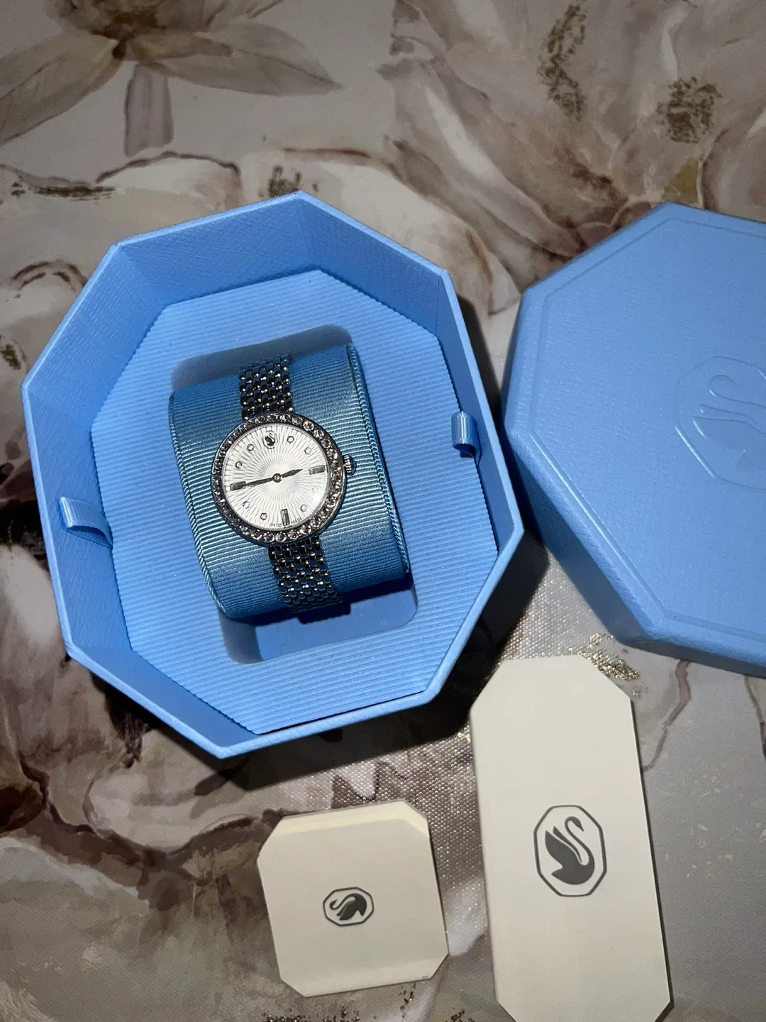 Swarovski Matrix tennis 7-link watch Swiss Made image indicator(3)