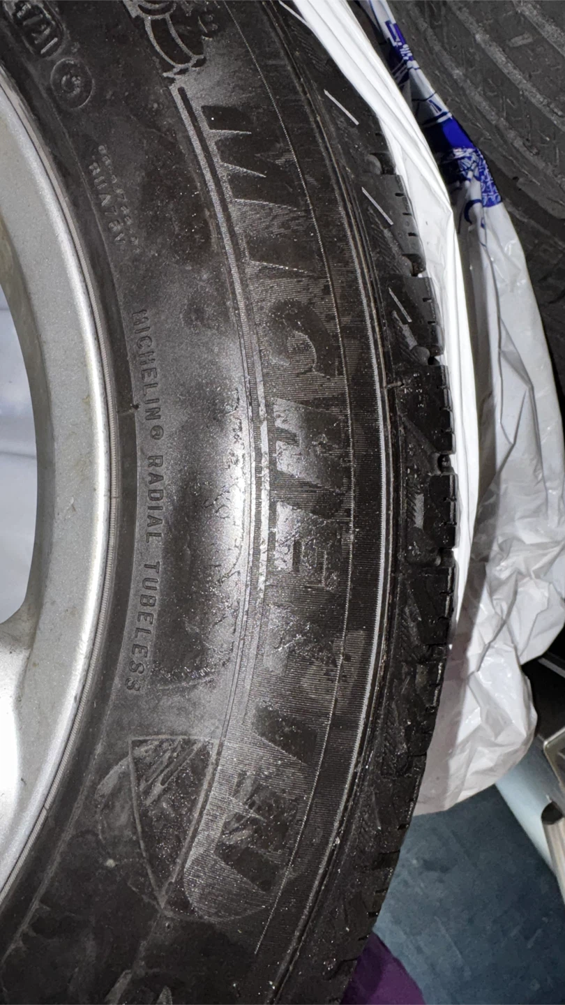 Winter Michelin Tire on Lexus Rim - Size 235/60R18 - photo 5