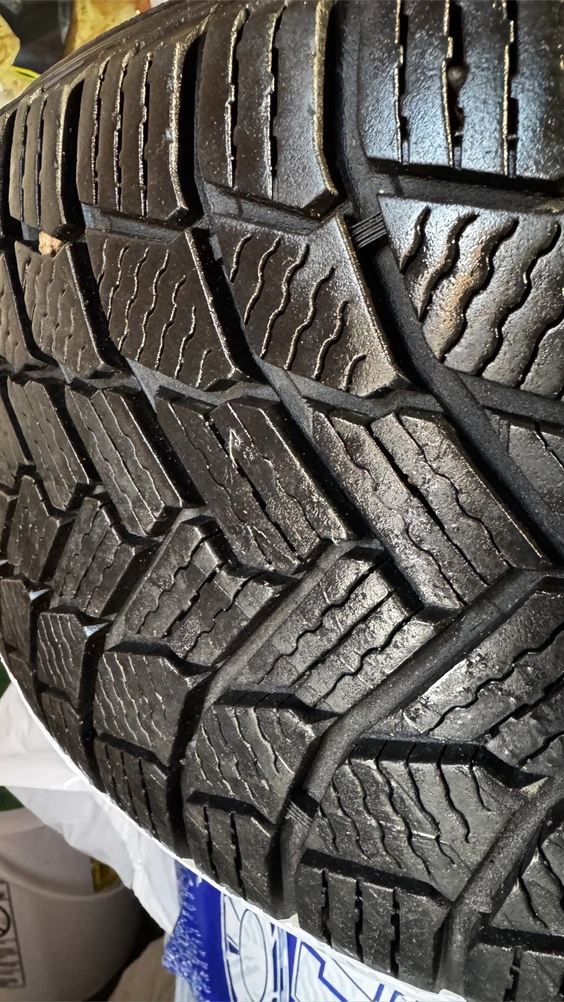 Winter Michelin Tire on Lexus Rim - Size 235/60R18 - photo 3