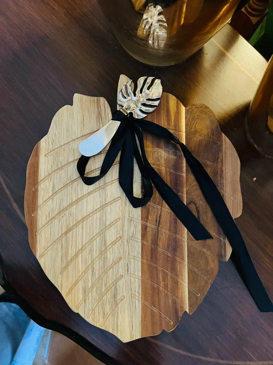 Leaf-Shaped Wood charcuterie board and Spreader