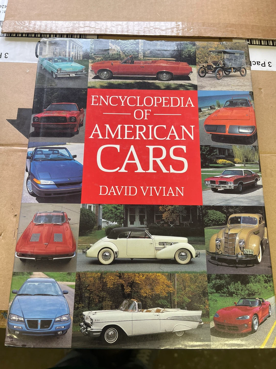 Encyclopedia of American Cars by David Vivian