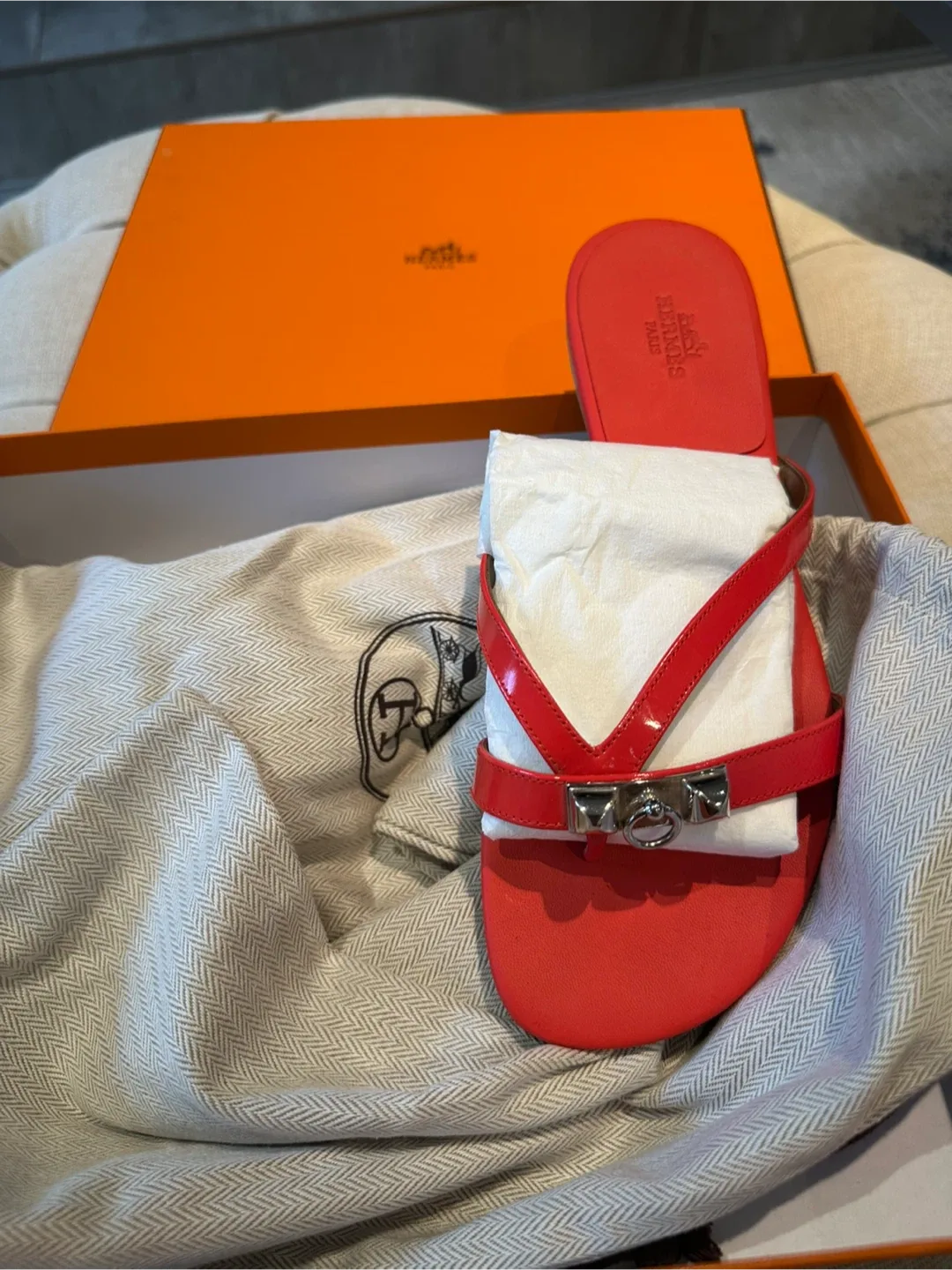 Hermès Chypre Sandals Red size 36.5 image indicator(2)