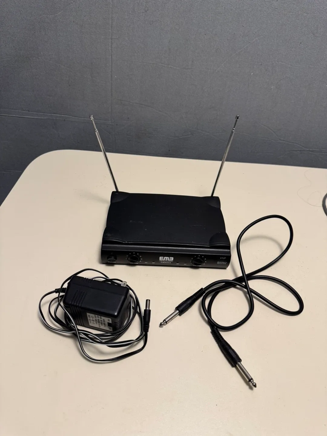 EMB EBM50A VHF Diversity Receiver image indicator(7)