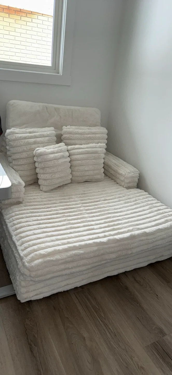 Jocisland 135cm Chaise Lounge, Off-White