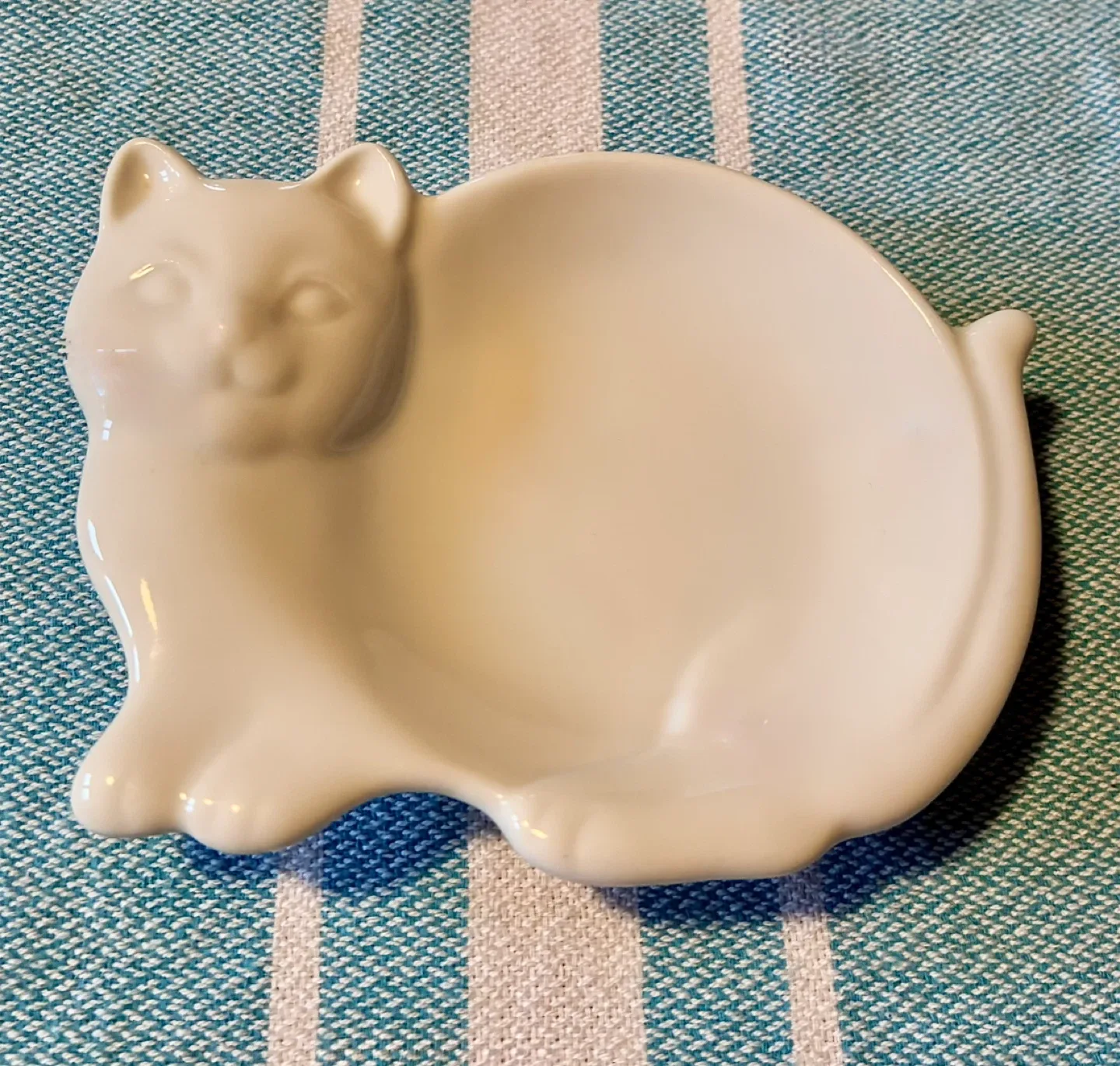 Set of 7-Cat Creamers, TeaBag Holder & Trivet image indicator(9)