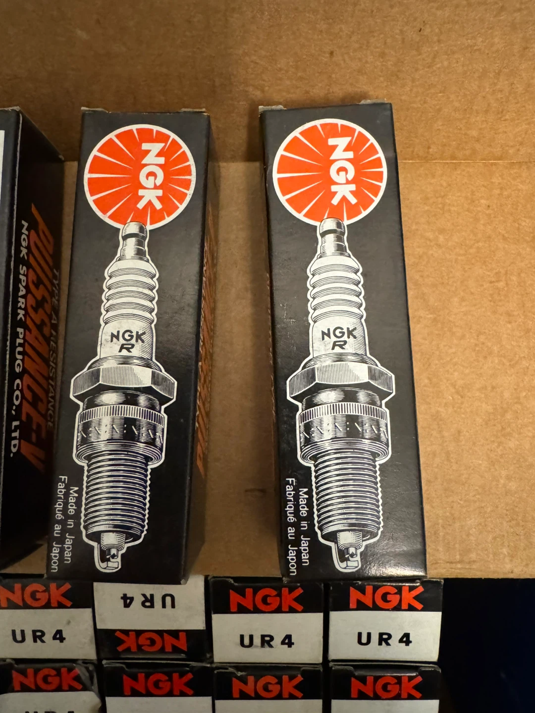 NGK UR4 Spark Plugs - New - photo 2