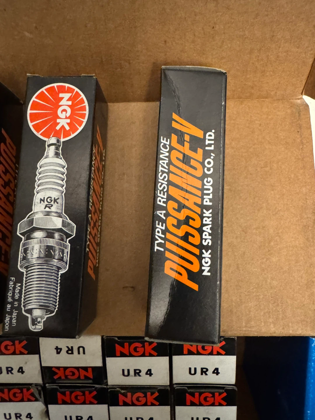 NGK UR4 Spark Plugs - New - photo 3