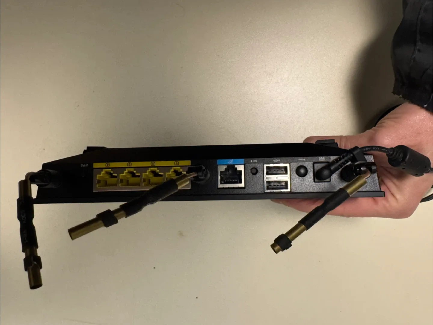 Asus RT-AC68U Dual Band Gigabit Router image indicator(5)