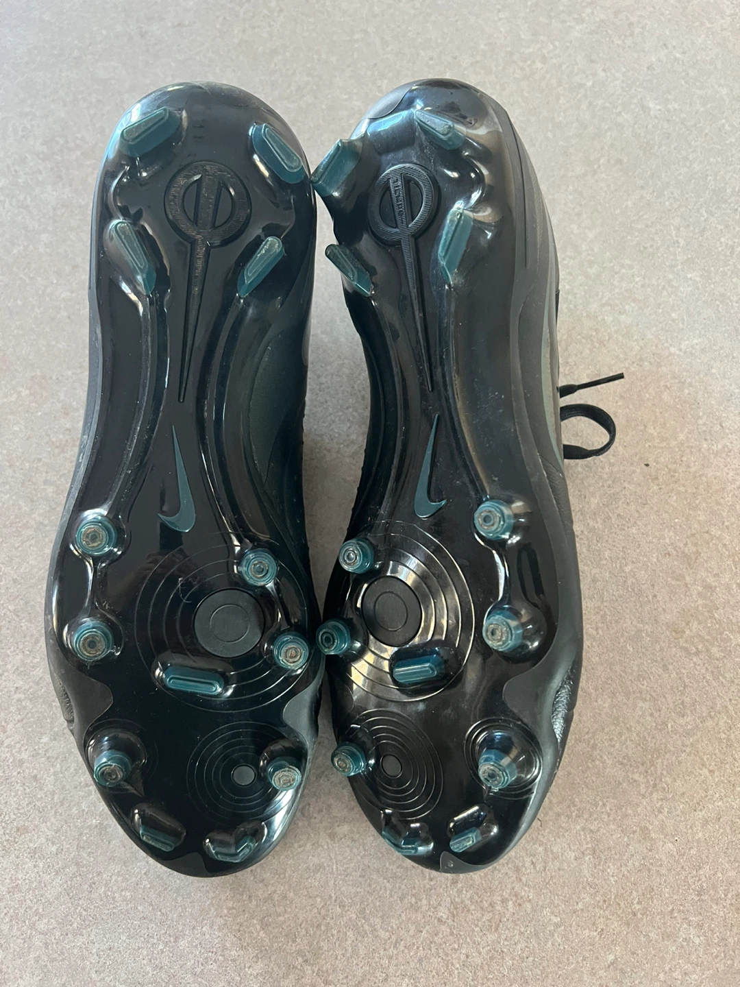 Nike Tiempo Soccer Cleats - US 10 - photo 4
