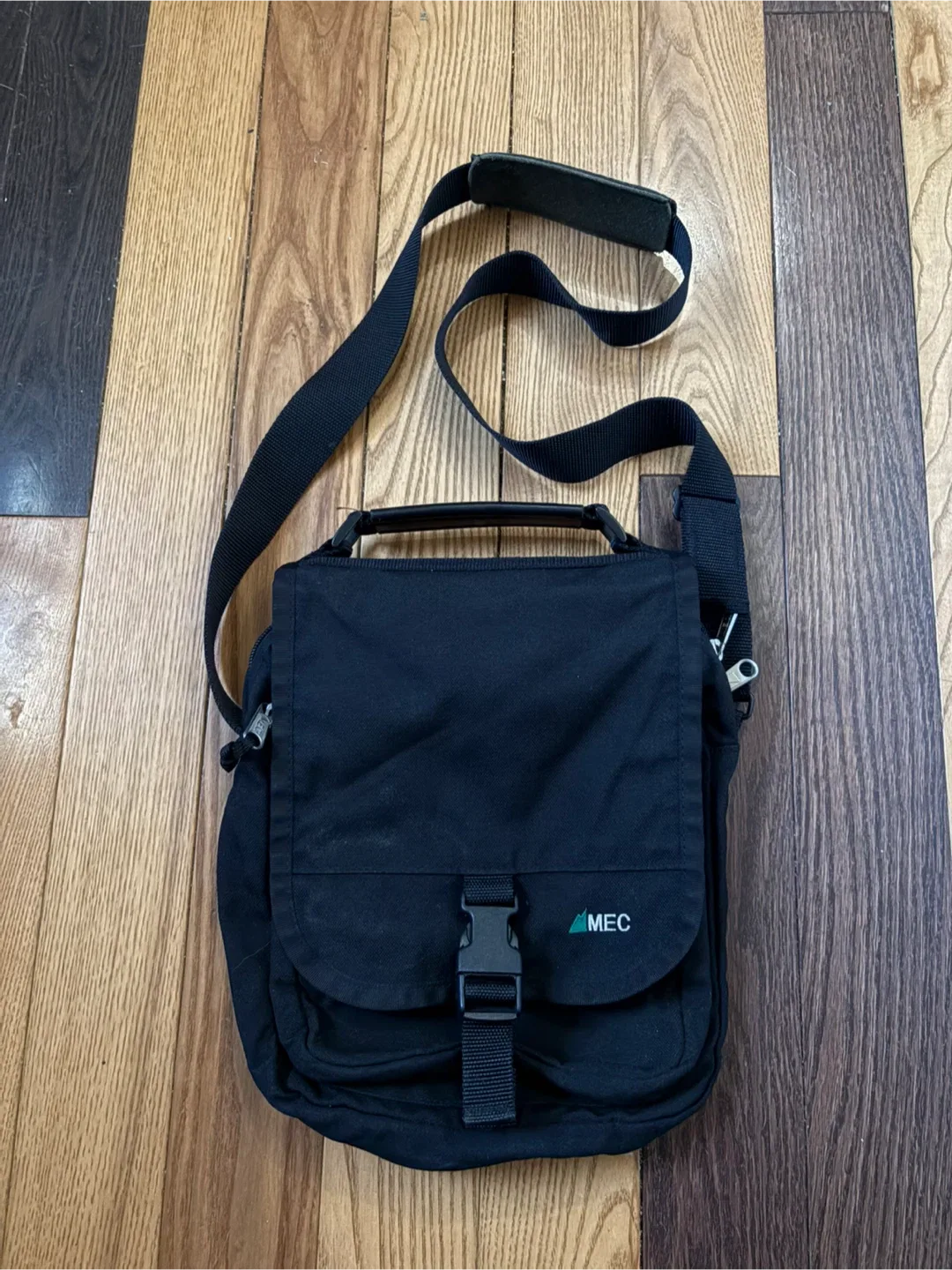 MEC Mountain Equipment Coop crossbody sling bag tnf acg image indicator(2)