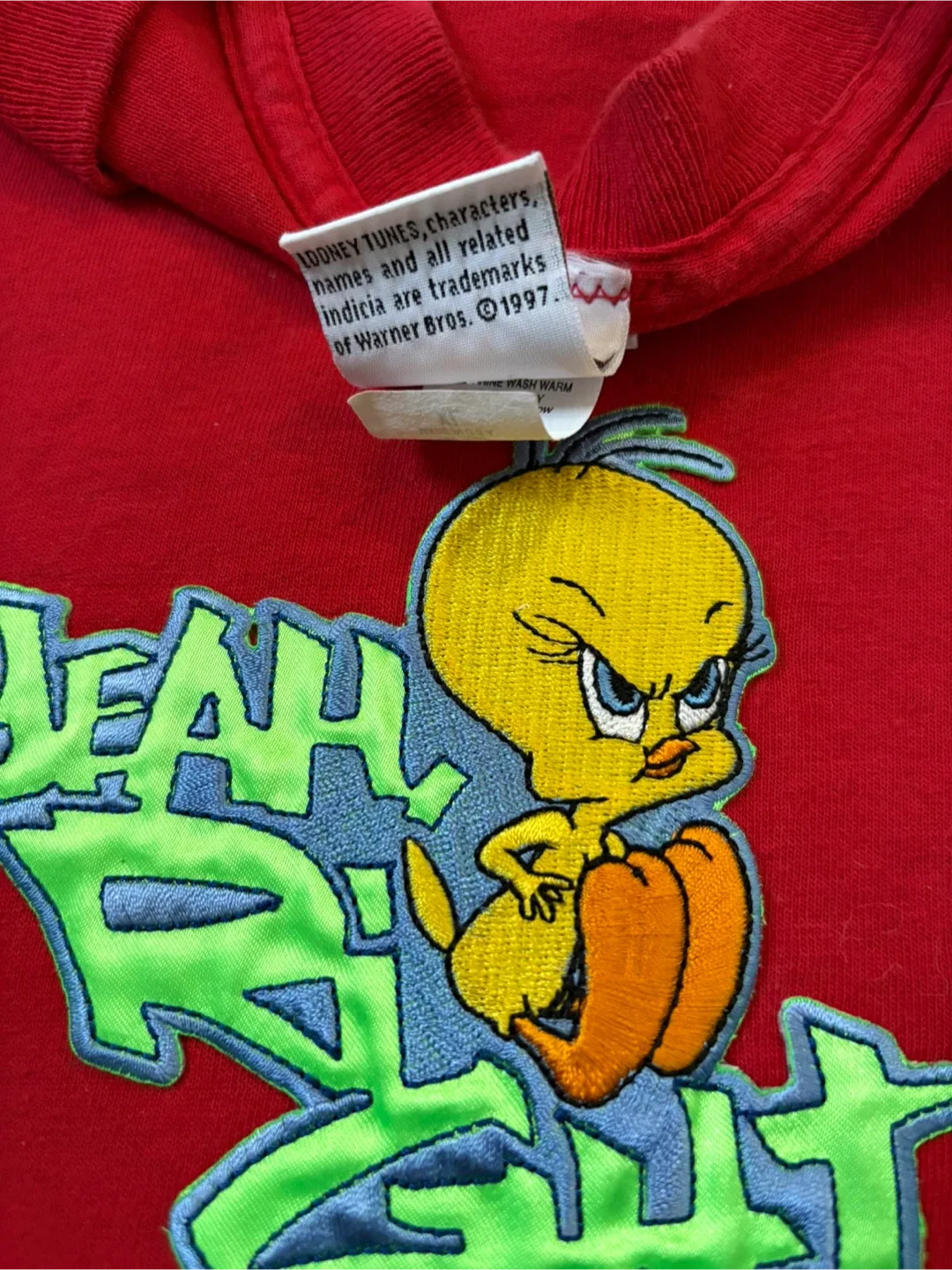Vintage 1997 Looney Tunes Tweety Bird tee XL image indicator(3)