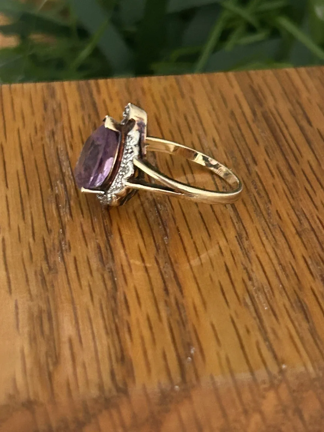 Vintage 10K Gold Amethyst Teardrop Ring image indicator(2)