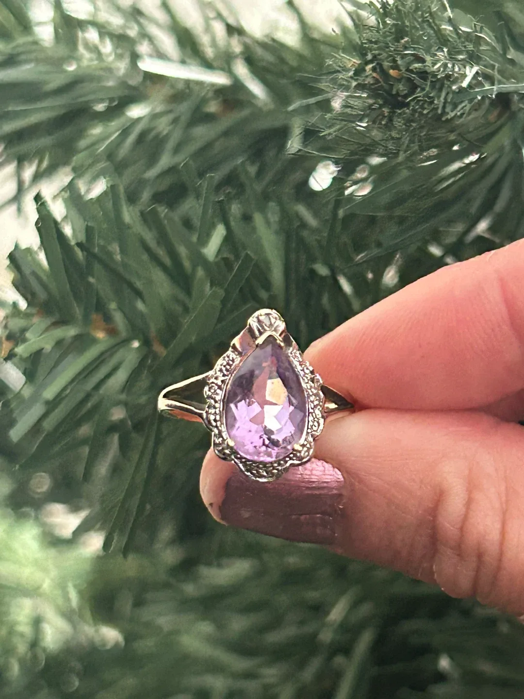 Vintage 10K Gold Amethyst Teardrop Ring image indicator(5)