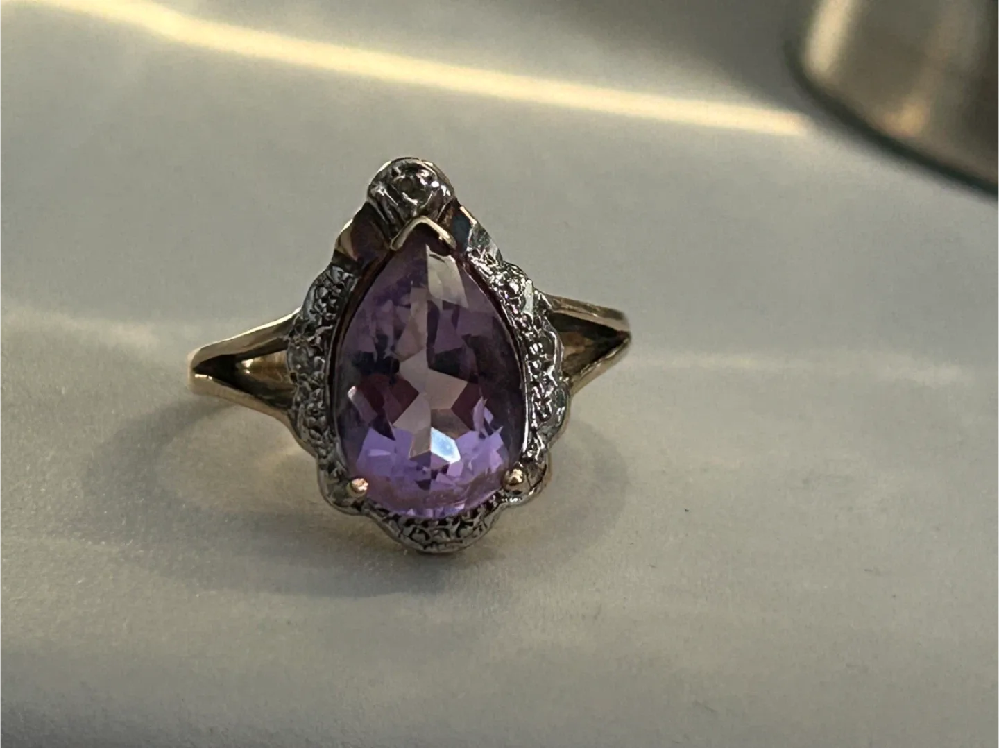 Vintage 10K Gold Amethyst Teardrop Ring image indicator(7)