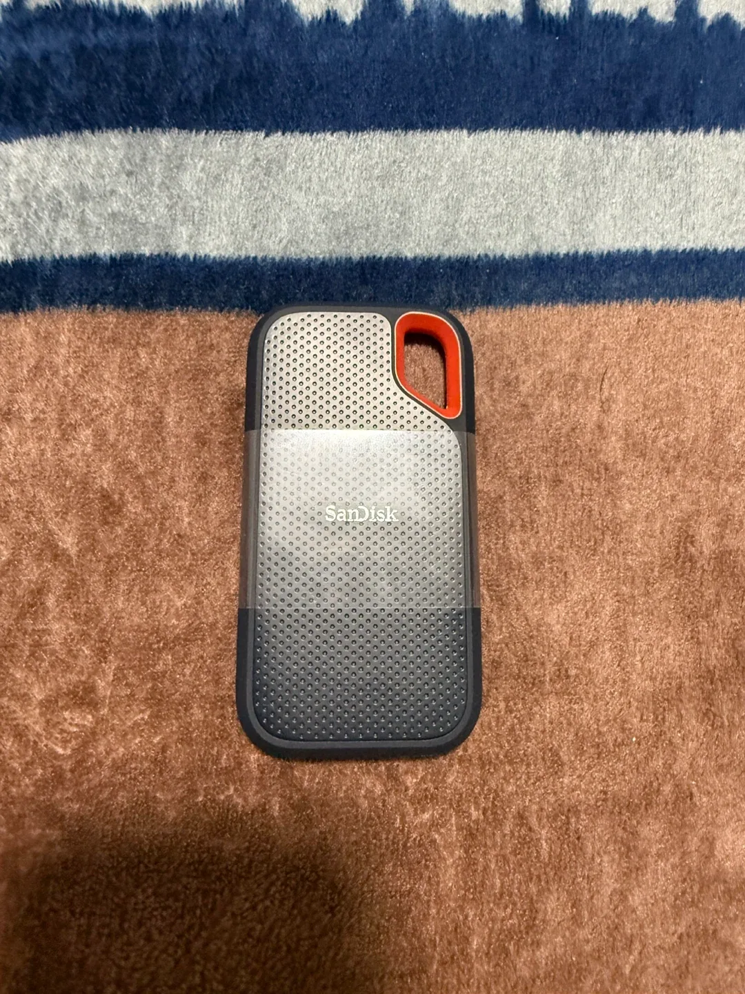 SanDisk Extreme Portable SSD 4TB - Like New! image indicator(2)