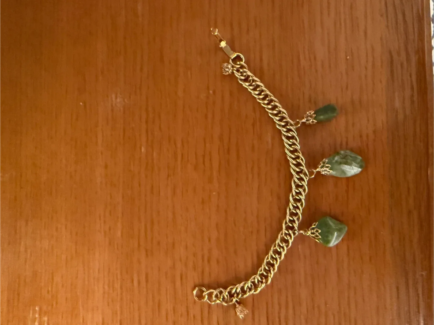 Vintage- Chain Bracelet with Green Stone Charms image indicator(2)