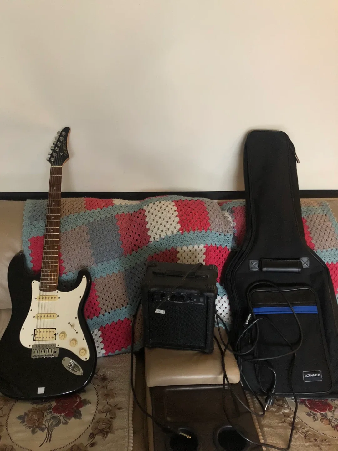 Electric Guitar + Amp + Bag | Full Starter Set - Works Great