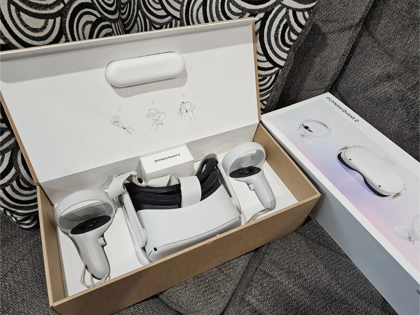 Meta Quest 2 VR Headset - Like New!