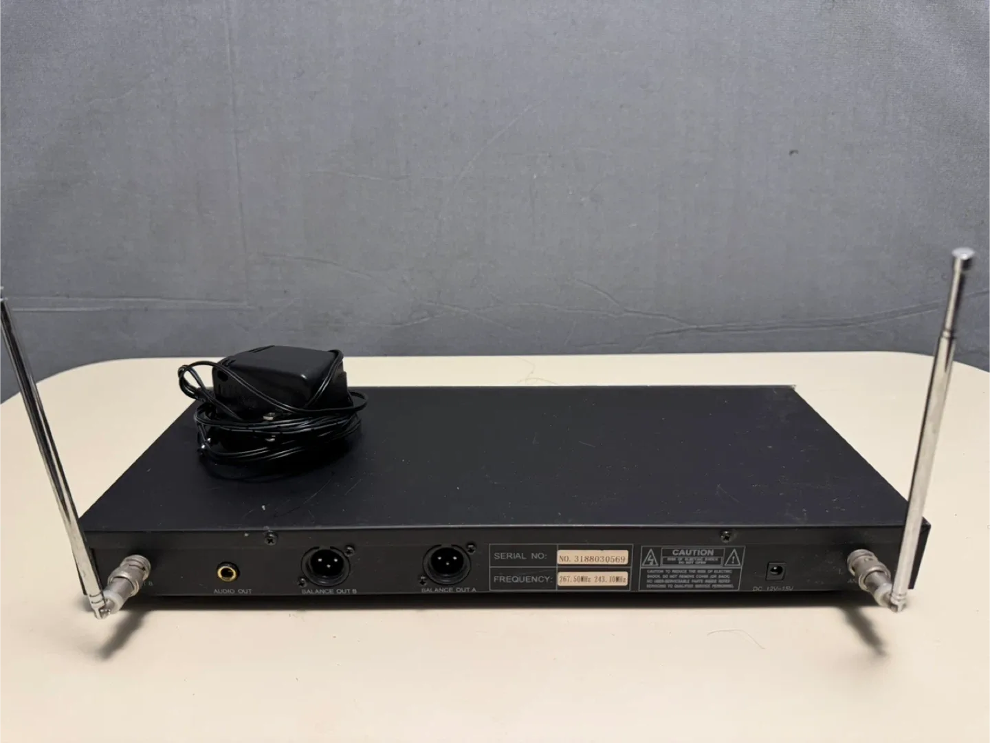 Takstar TS-3188 Wireless Microphone System image indicator(4)