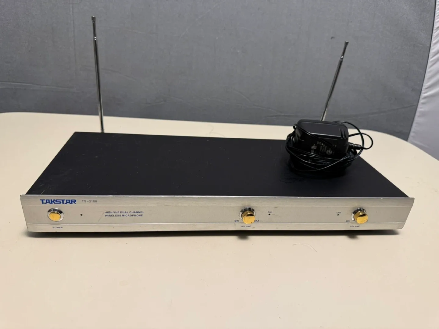 Takstar TS-3188 Wireless Microphone System