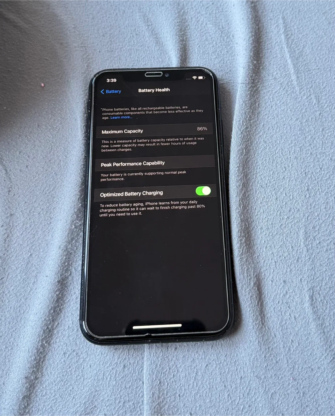 iPhone XR - Black image indicator(2)