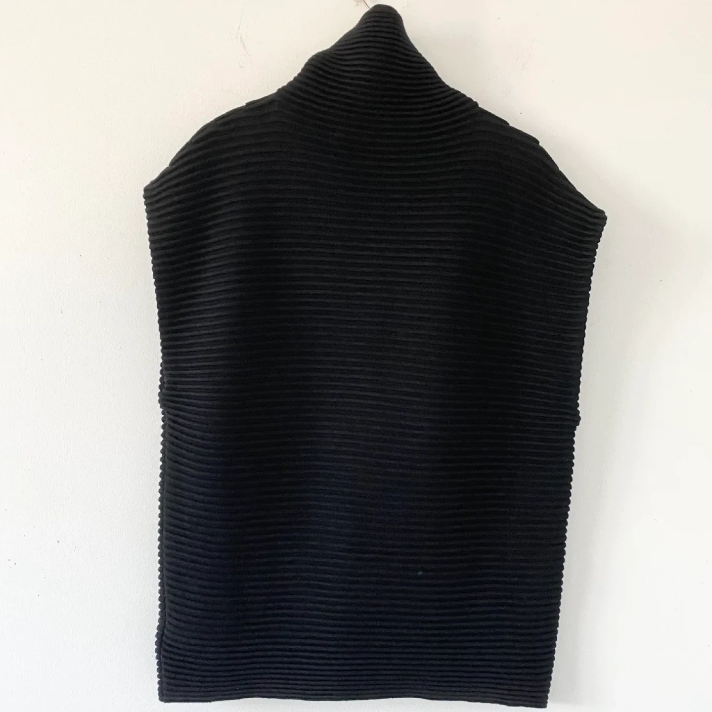 Victoria Beckham 100% Wool Sleeveless / Cap Sleeve Sweater image indicator(5)