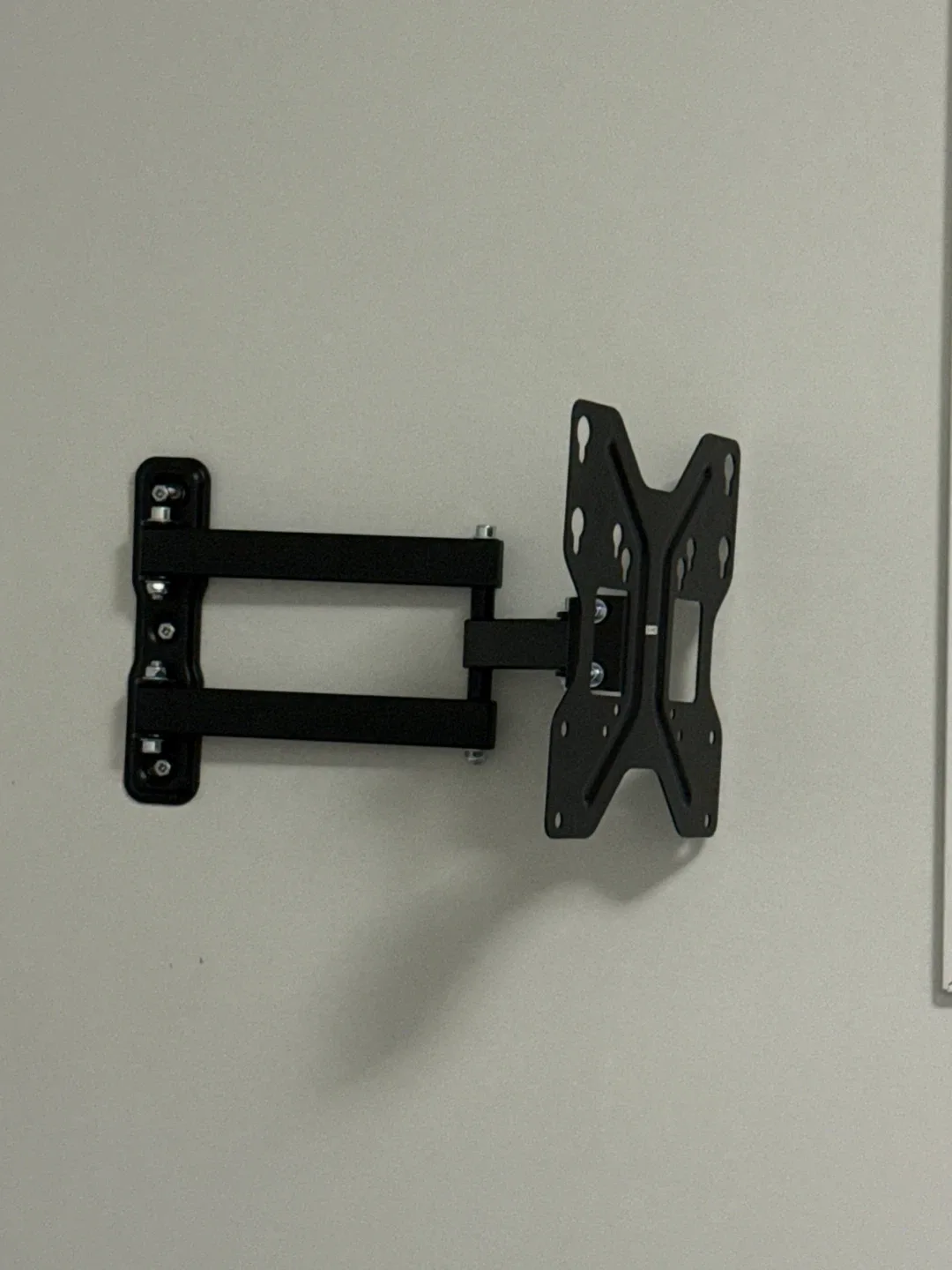 #Cleanout TV Wall Mount - Black