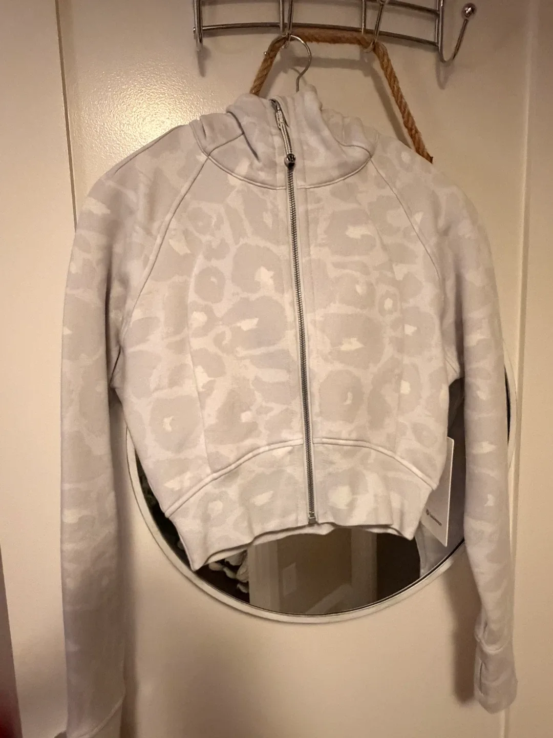 Lululemon Scuba Full-Zip Cropped Hoodie Size 4