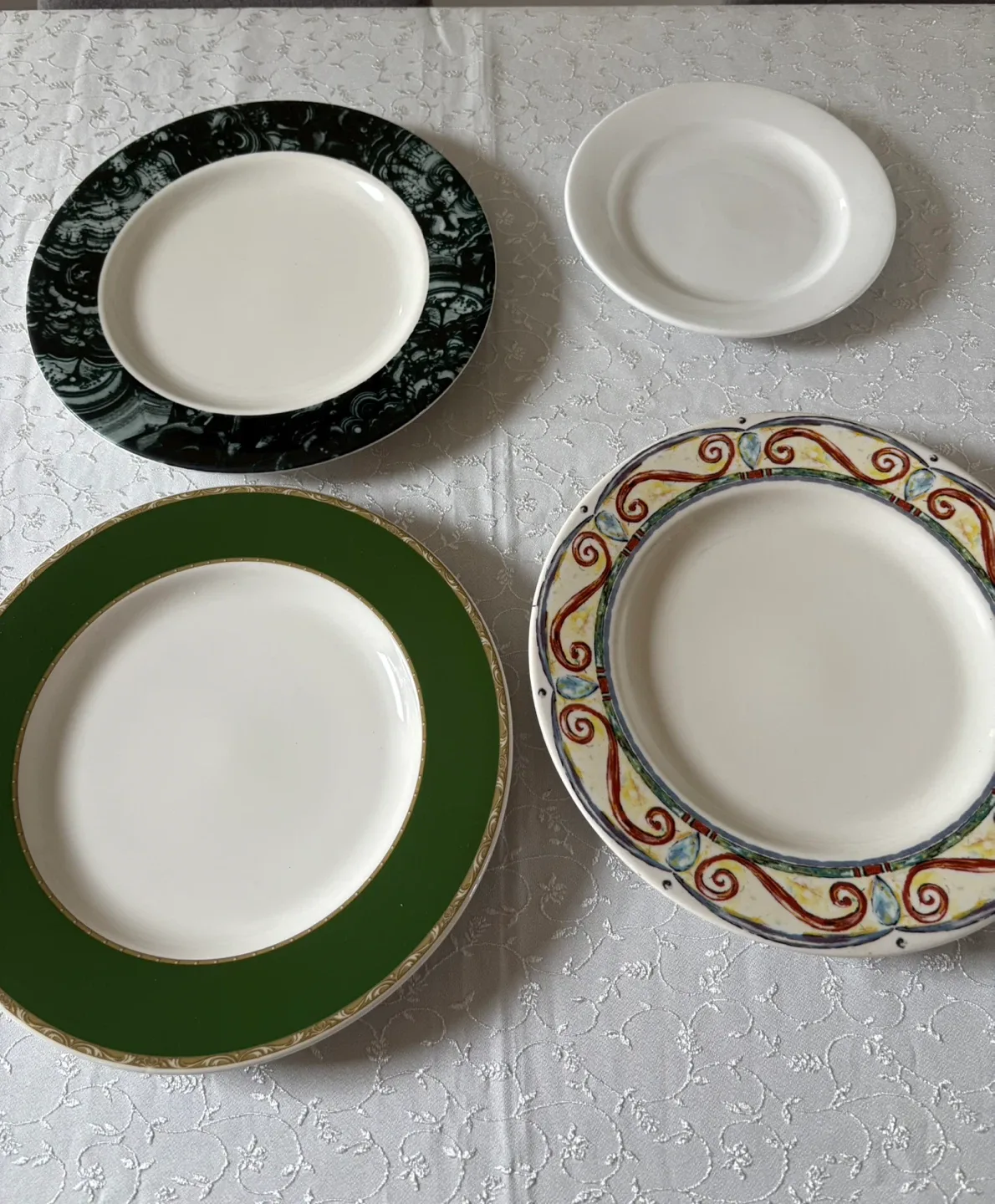 Set of Plates and Bowls. 8 people Serve image indicator(9)