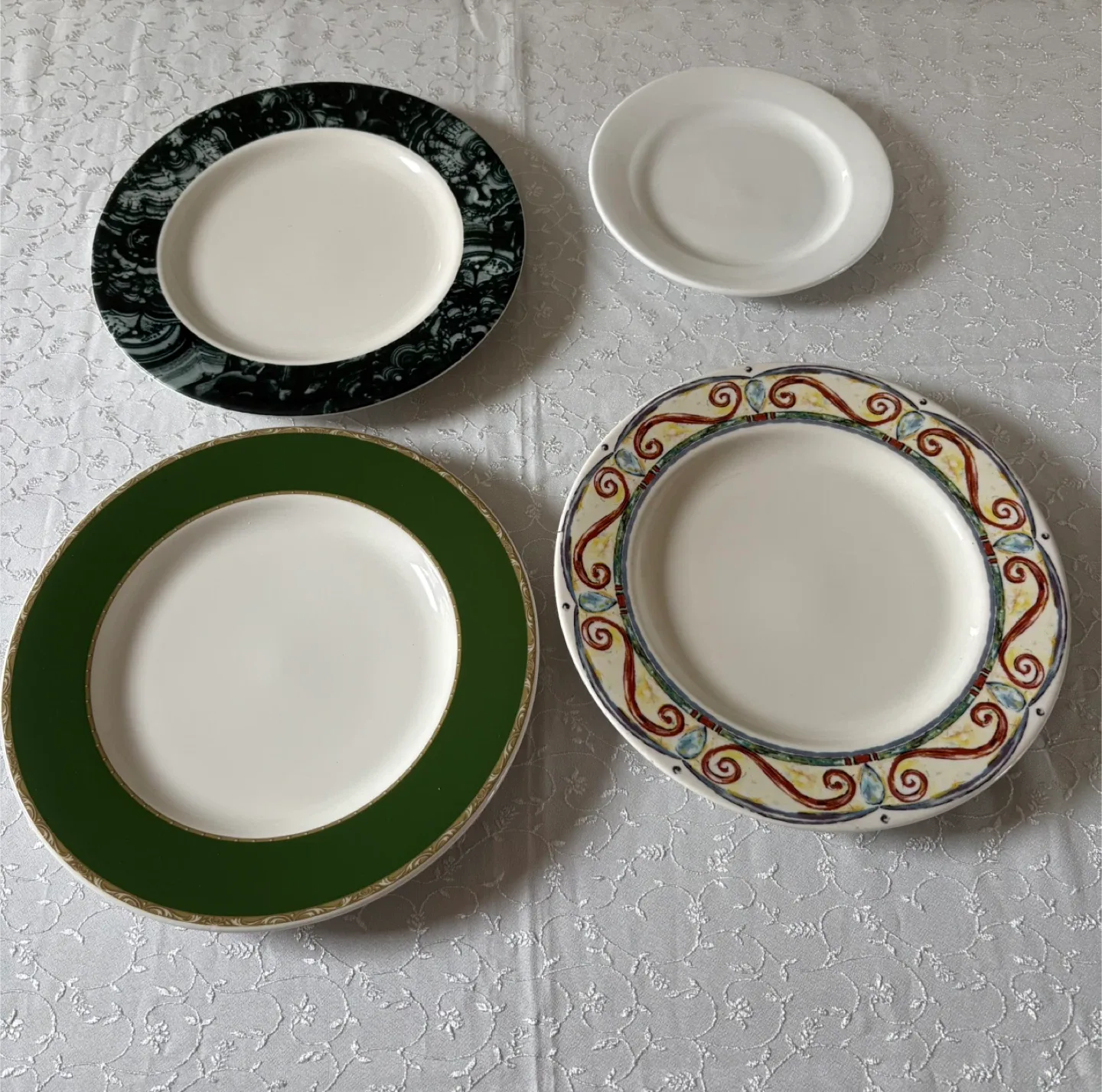 Set of Plates and Bowls. 8 people Serve image indicator(10)