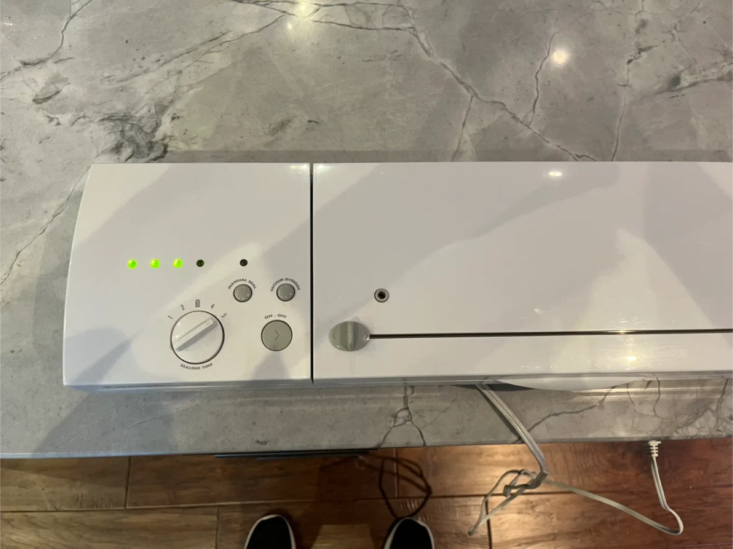 Foodsaver Professional IIFood Saver Electric Vacuum Sealer image indicator(6)