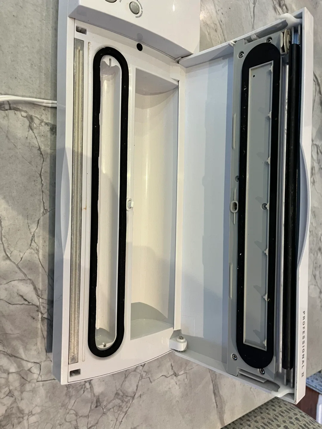 Foodsaver Professional IIFood Saver Electric Vacuum Sealer image indicator(3)