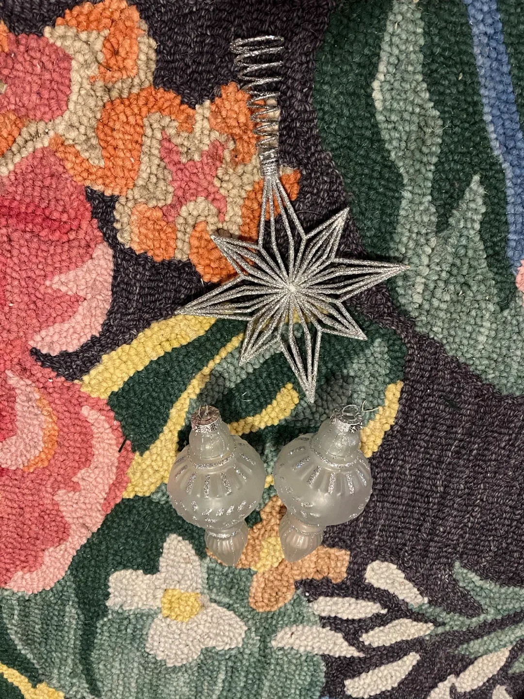 Christmas Ornaments & Tree Topper