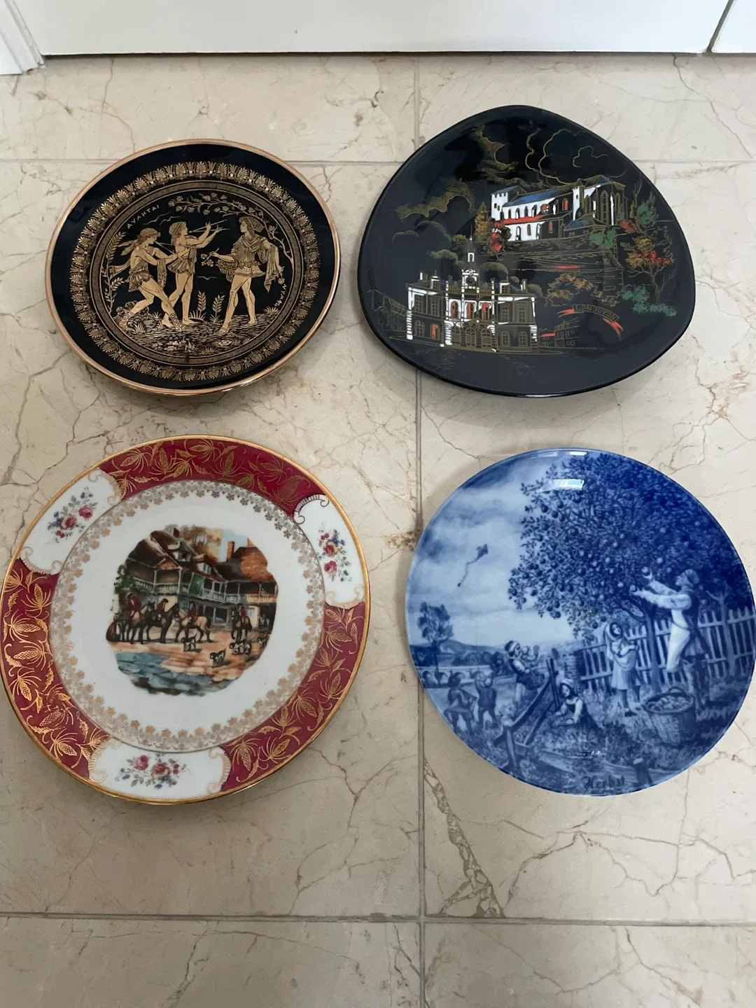 Vintage Decorative Plates - Assorted Styles image indicator(2)