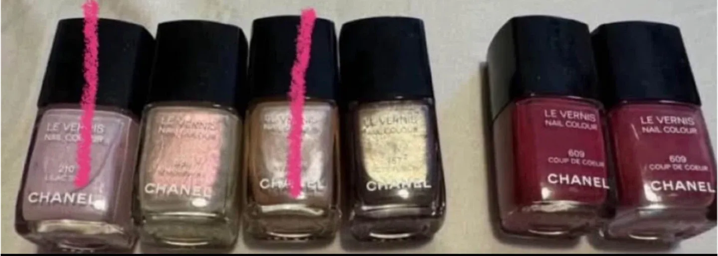 Chanel Le Vernis Nail Polish See Description image indicator(2)