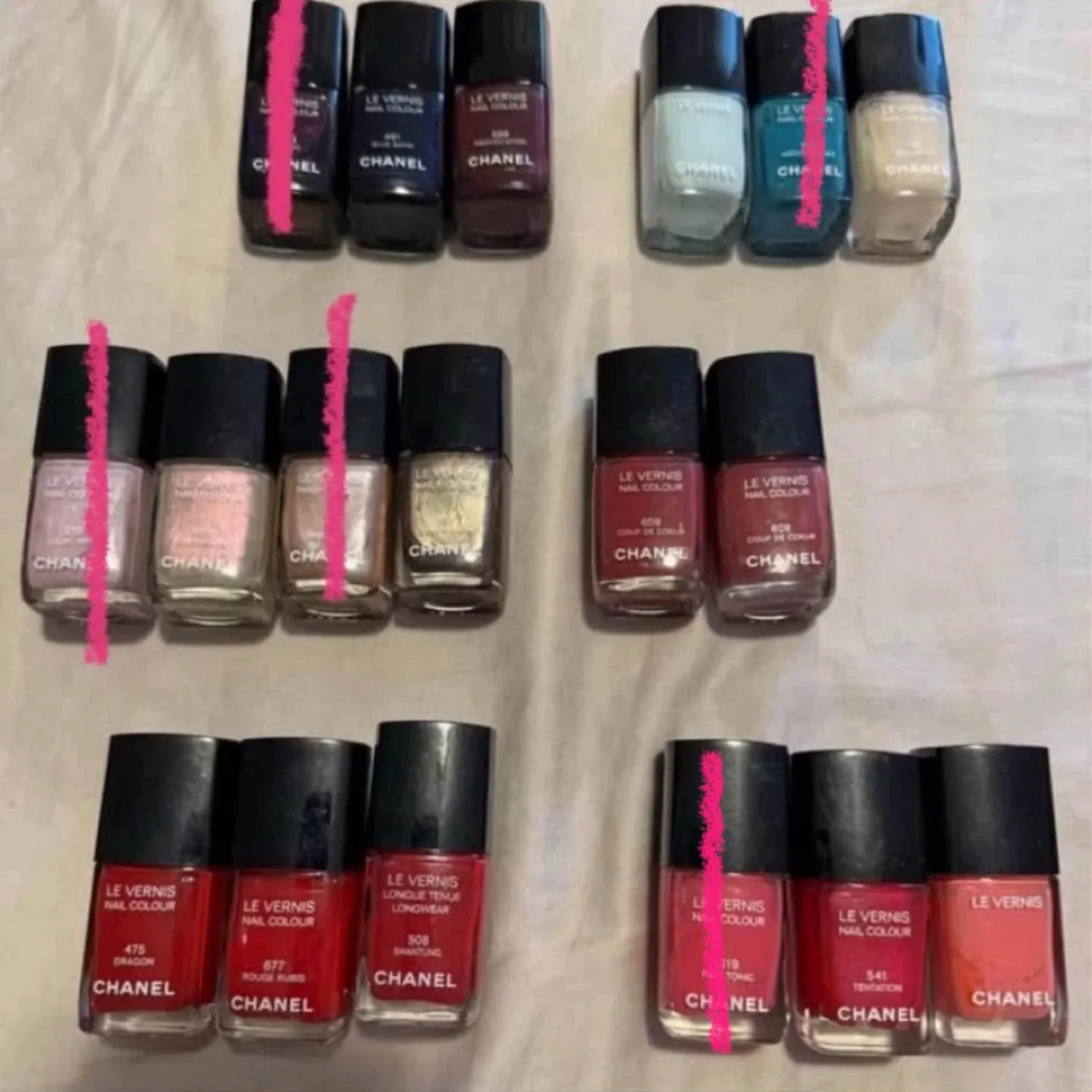 Chanel Le Vernis Nail Polish See Description