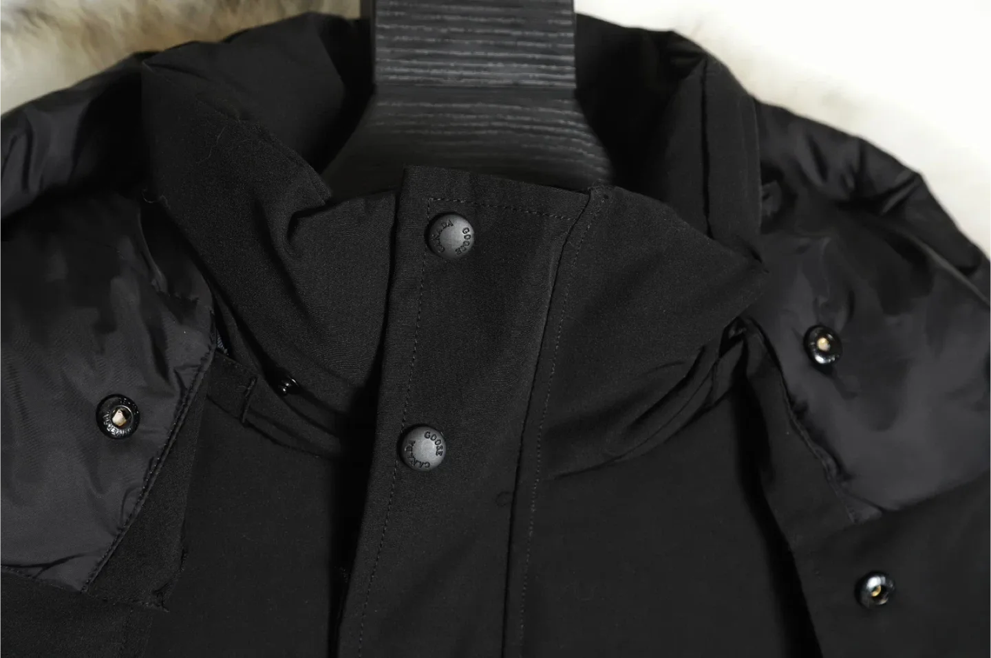 Canada Goose wyndham Black Parka image indicator(4)